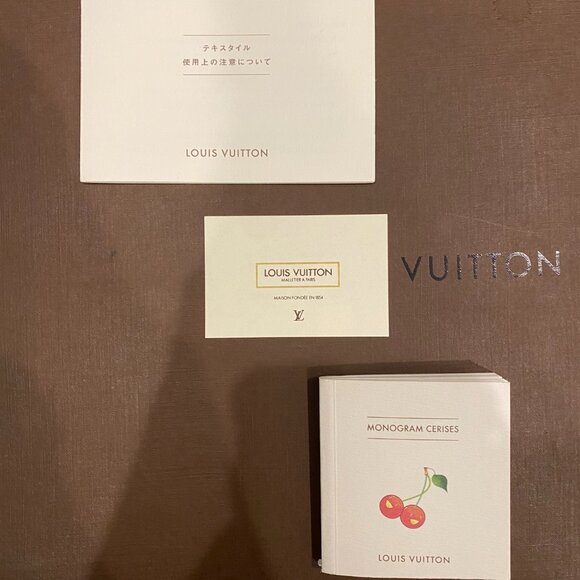 Louis Vuitton x Murakami Large Cherry Monogram Scarf NWT - Picture 6 of 7